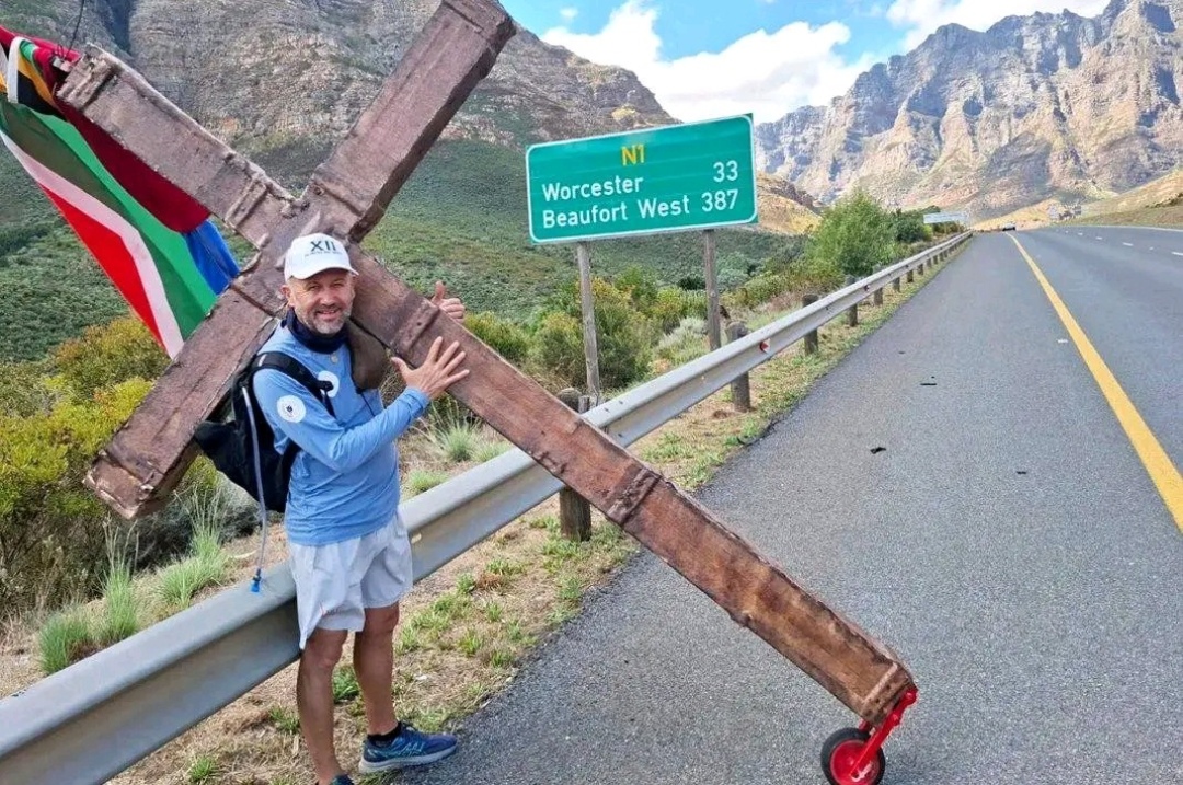 South African Evangelist Trekking to Israel Reaches Masvingo